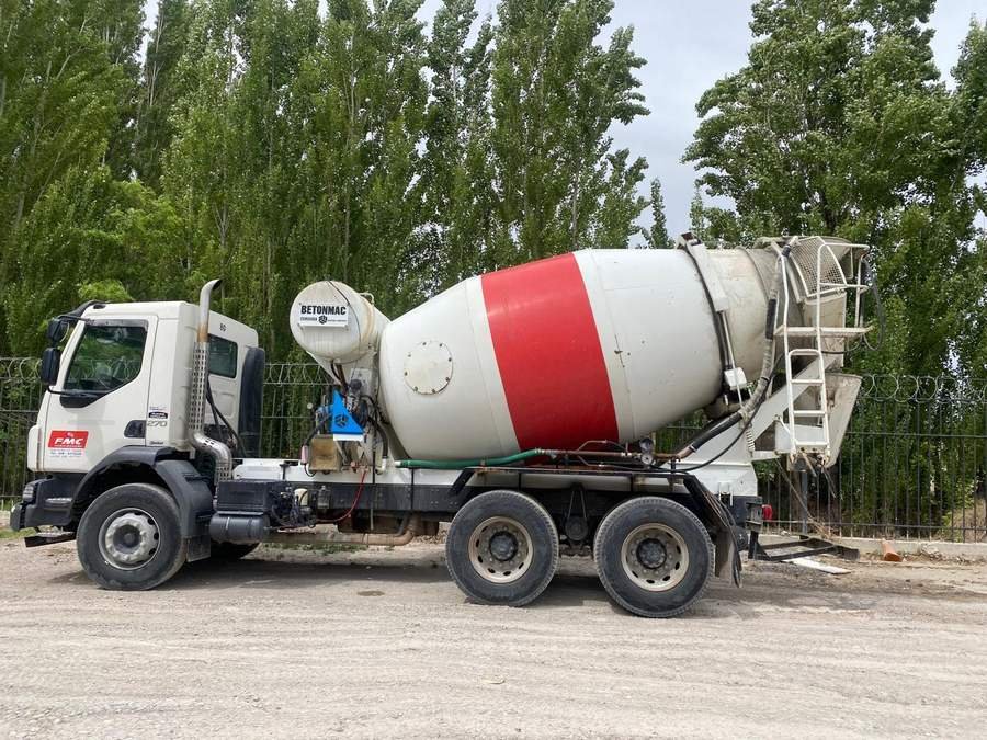 Camión mixer de FMC Hormigonera listo para despachar